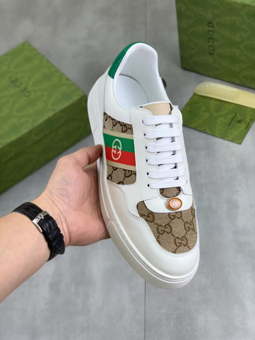 Men's Men's Shoes P420 💰[New Style] 🆘 The latest model from Gucci's official website🎁Classic casual and fashionable men's shoes👟Hot style💥Simple and elegant style, exclusive for trendy men. Unique latest brand elements from the official website👑Gucci original decoration, fashionable and generous, made of original soft calfskin fabric➕Comfortable soft sheepskin lining ✅The official website specifies wear-resistant rubber outsole_full of elasticity, classic model taken in real life🎬Color: 2️⃣colors available😍Number: 38-44